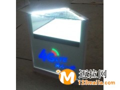临沂服装展柜生产厂家，山东化妆品专柜厂家直销